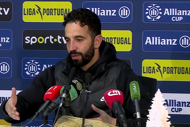 «É uma sorte treinar uma equipa grande com grandes jogadores»