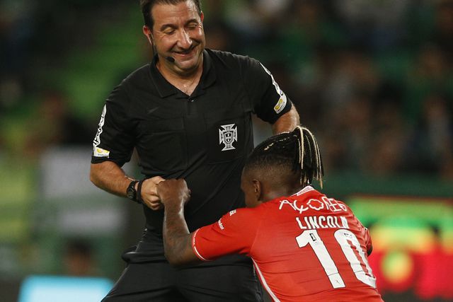 Trânsito na A1 obrigou a troca de VAR e AVAR no Vizela-Moreirense