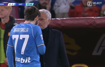 Mourinho enfrenta Kvaratskhelia: «Basta! Não sejas tão...» (vídeo)