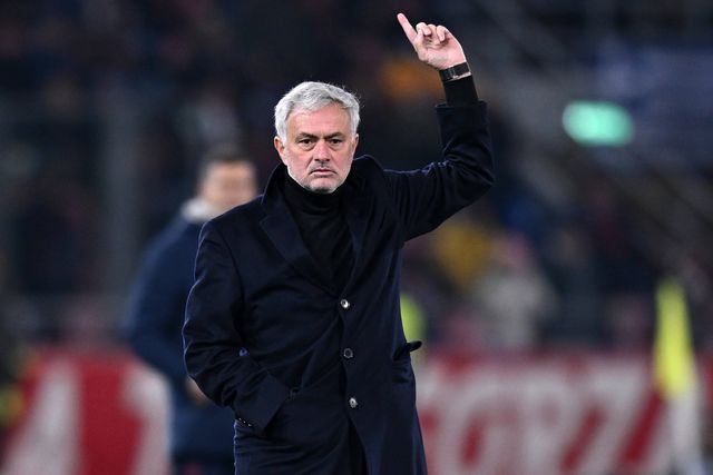 Sem Ancelotti, Brasil virou-se para Mourinho e levou outra nega