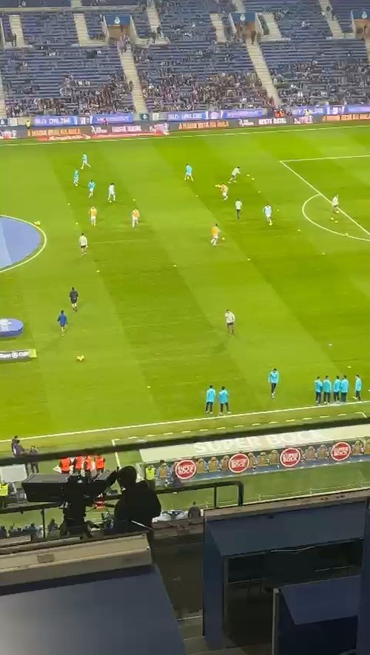 O aquecimento do FC Porto para o duelo com o Leixões