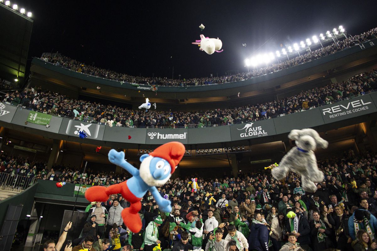 ‘Chuva' de peluches do Betis bateu recorde