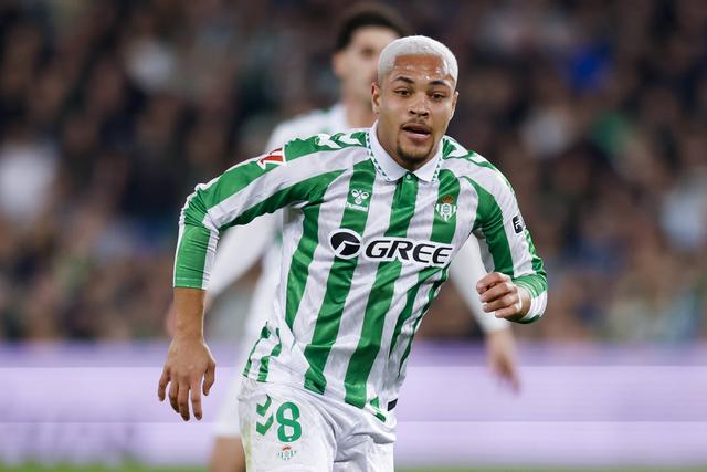 Pellegrini elogia antigo alvo do Sporting: «Vai trazer-nos muito»