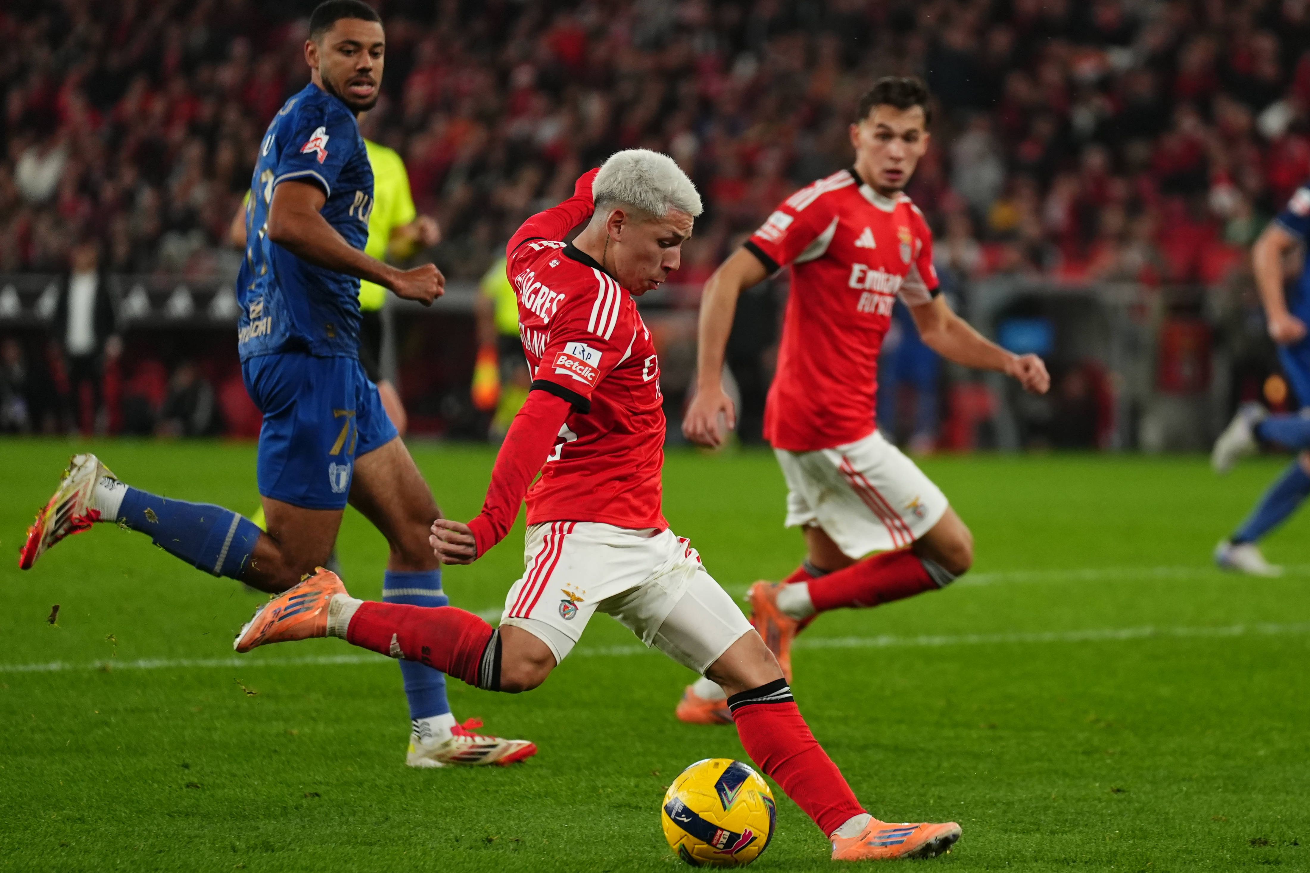 Prestianni foi titular na vitória do Benfica sobre o Famalicão, na Luz — Foto: Imago