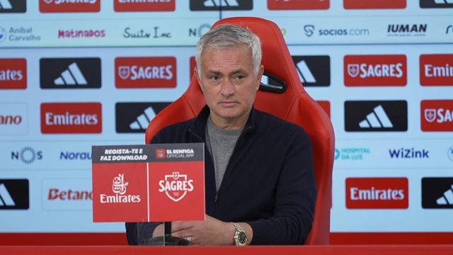 Mourinho atira-se a jornalista: «Notícia falsa, estás de castigo e não te respondo»