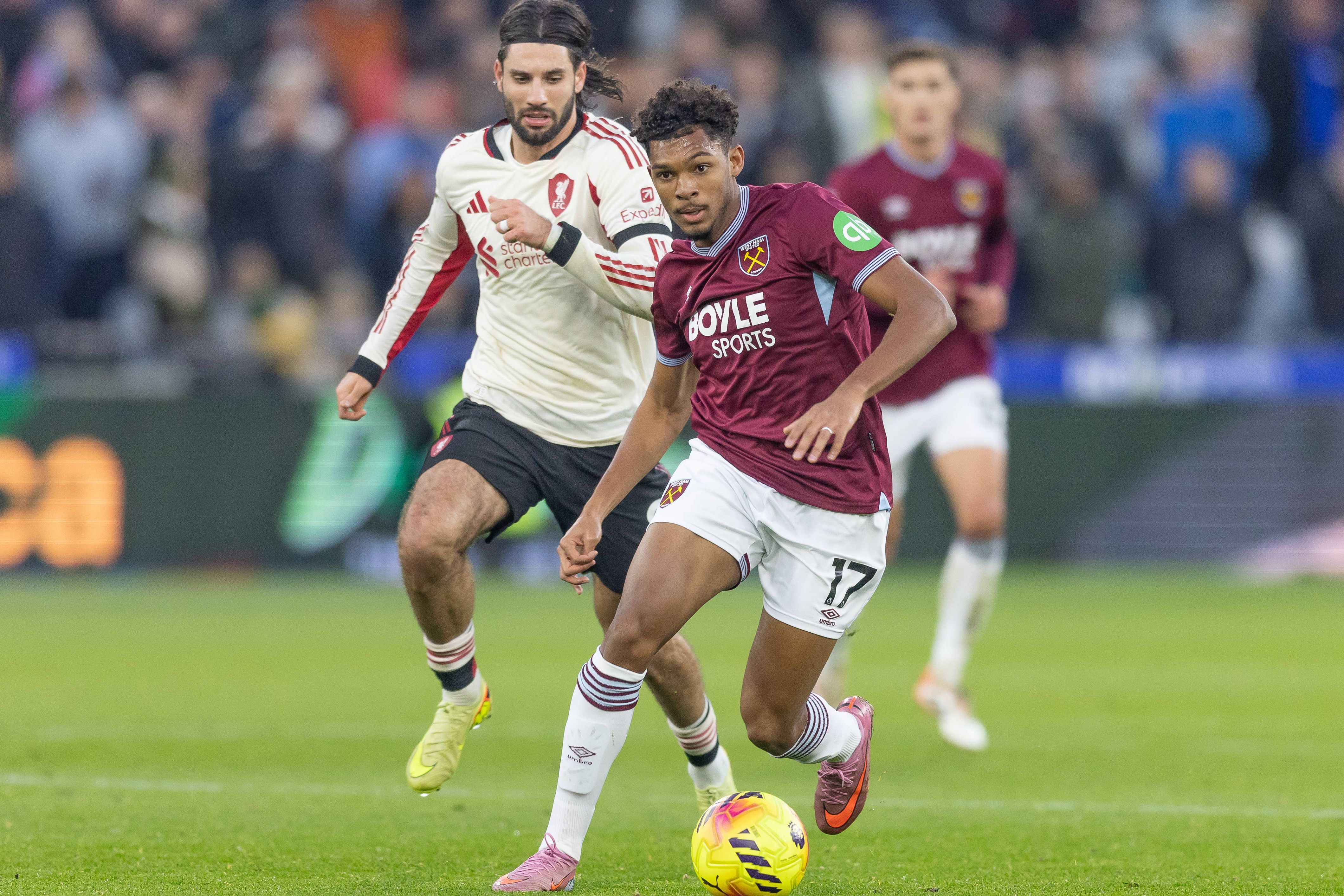 Luís Guilherme, extremo brasileiro de 19 anos do West Ham - Foto: IMAGO