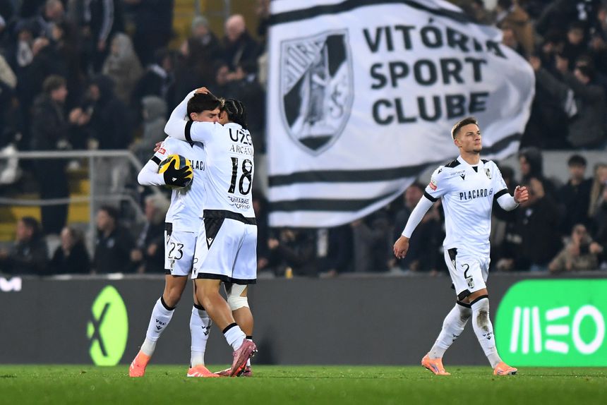 Jogadores do Vitória de Guimarães a celebrar o golo - Foto: Rogério Ferreira / Kapta+