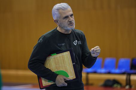 Selecionador nacional de andebol, Paulo Jorge Pereira, anunciou a convocatória para a fase inicial do estágio para o Euro 2026 (FPA)