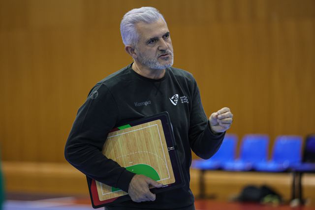 Selecionador nacional de andebol, Paulo Jorge Pereira, anunciou a convocatória para a fase inicial do estágio para o Euro 2026 (FPA)