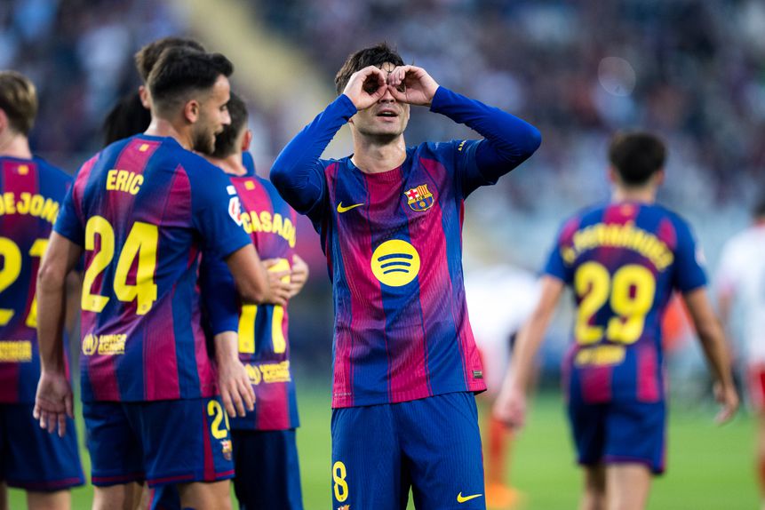 Pedri, jogador do Barcelona, a celebrar mais um golo esta época