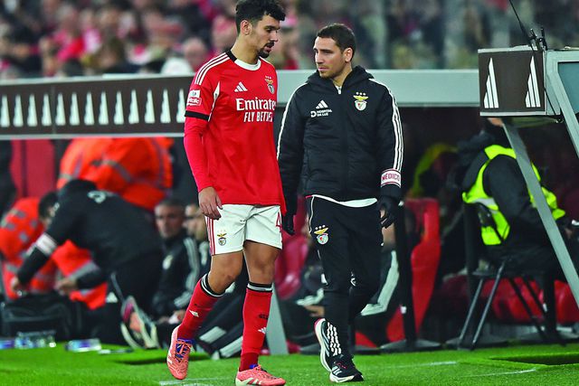 Tomás Araújo foi substituído aos 55 minutos do jogo com o Famalicão — Foto: Miguel Nunes