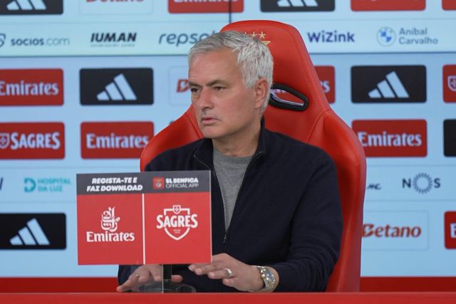 Mourinho revela motivo para ter lançado Tomás Araújo a titular... doente