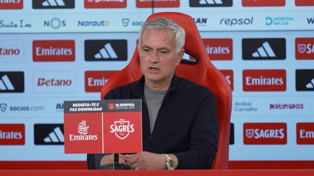 Mourinho: «Substituir António Silva pelo Tomás Araújo? Fácil para mim»