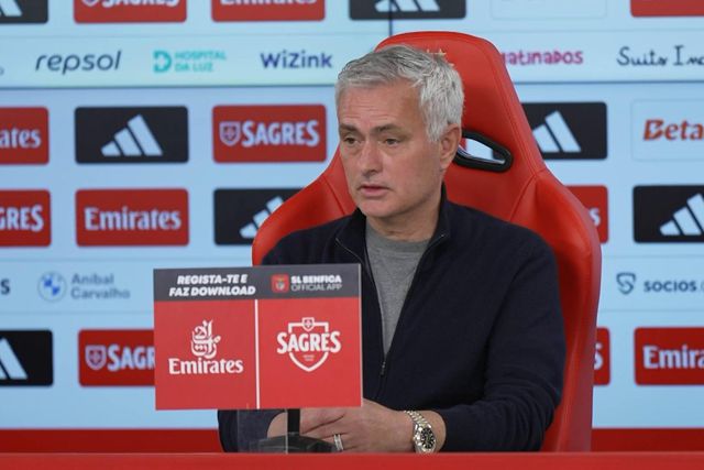 Mourinho rendido a Prestianni: «É um jogador talentoso»