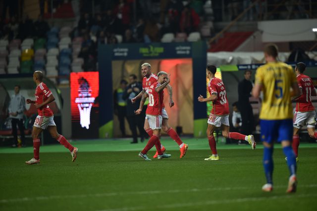 Destaques do Benfica: Só houve uma estrada com saída e foi Otamendi quem a descobriu
