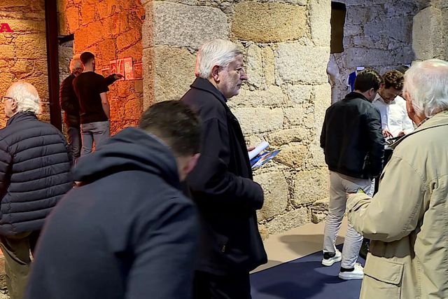 Villas-Boas inaugura sede de campanha