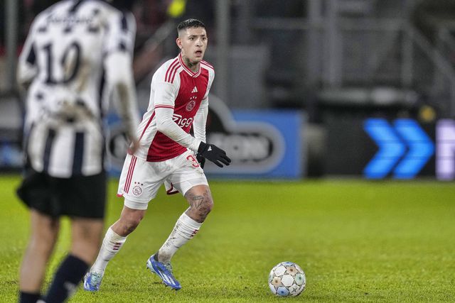 Lesão grave: jogador do Ajax vai parar durante quase um ano