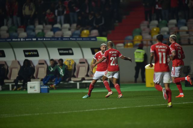 Benfica-Estoril: Otamendi empata aos 58 minutos