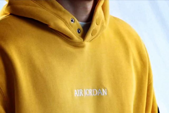 Ugarte apresenta o novo equipamento do PSG