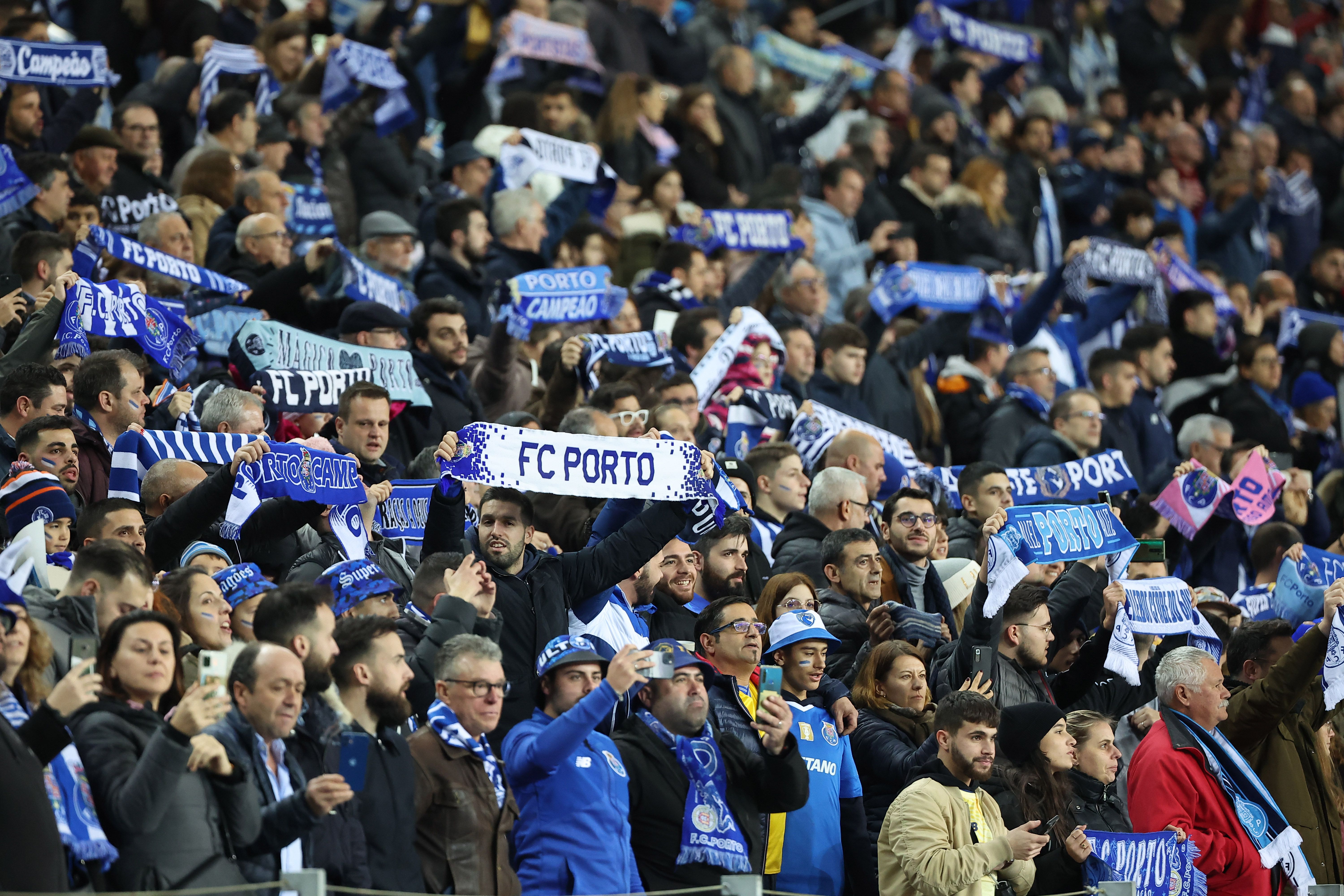 FC Porto Anuncia Venda De Bilhetes Para Deslocação Ao Arsenal | Abola.pt