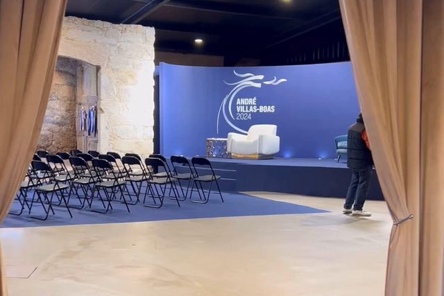 Taças à porta e não só: espreite a sede da candidatura de Villas-Boas