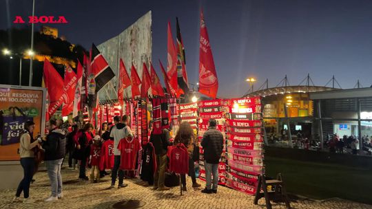 O ambiente junto ao estádio, antes do Benfica-Estoril