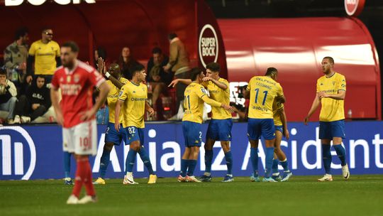 Benfica-Estoril: Guitane abre o marcador
