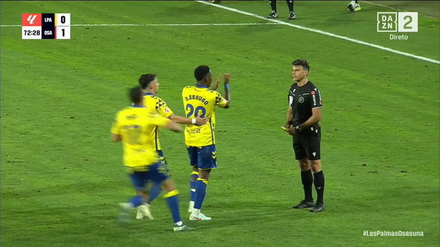 VÍDEO: médio do Sporting de cabeça perdida no Las Palmas-Osasuna