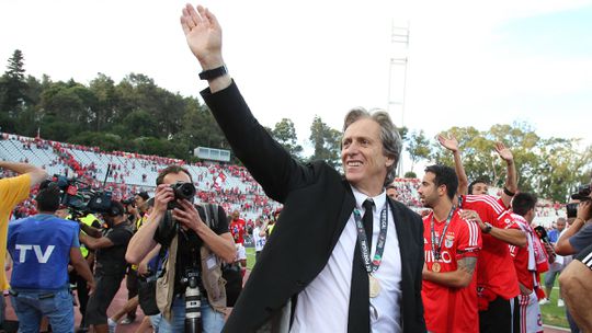 «No Benfica ganhei tudo o que havia para ganhar e nunca os adeptos cantaram para mim!»