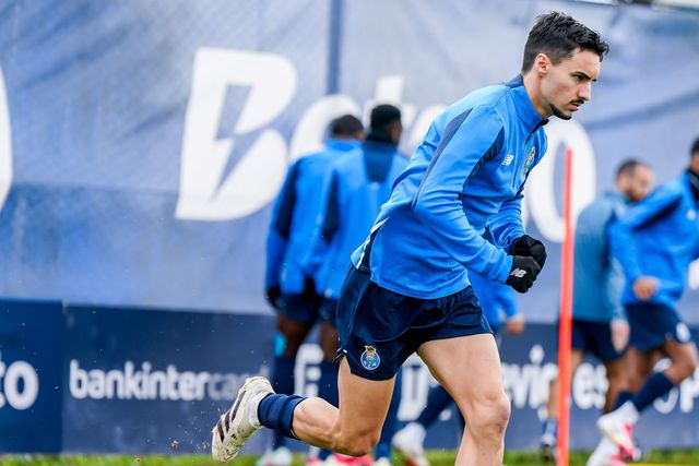 Plantel do FC Porto treina no Olival