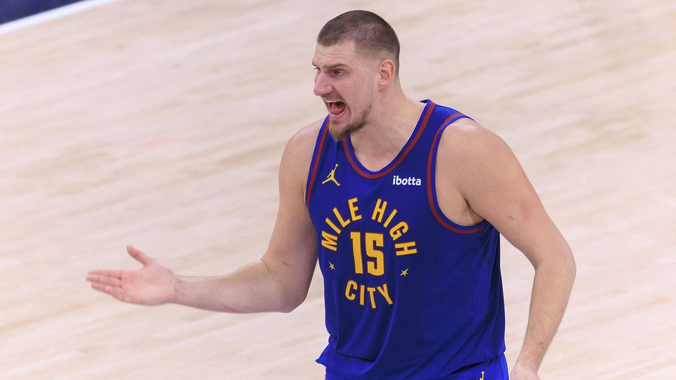 Nikola Jokic em ação pelos Nuggets