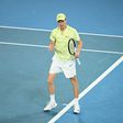 Jannik Sinner, número um do mundo, festeja qualificação para a final do Open da Austrália