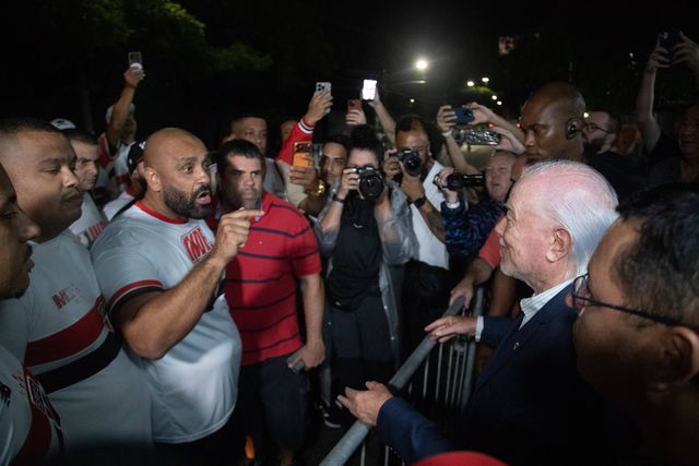 Contestação de adeptos do São Paulo ao ex-presidente do clube, Júlio Casares (IMAGO)