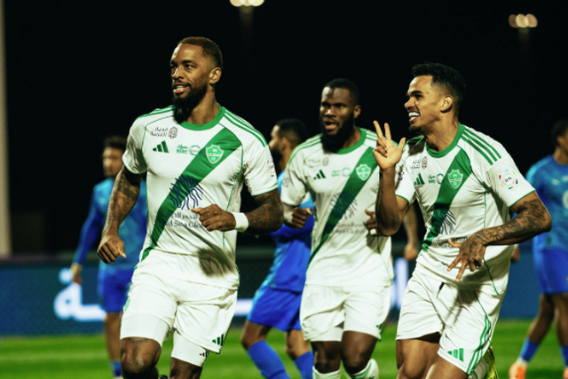 Ivan Toney celebra com Galeno (Foto: Al Ahli/X)