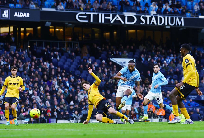 Semenyo marcou na compensação da primeira parte o golo que dá alguma tranquilidade ao Manchester City - FOTO IMAGO