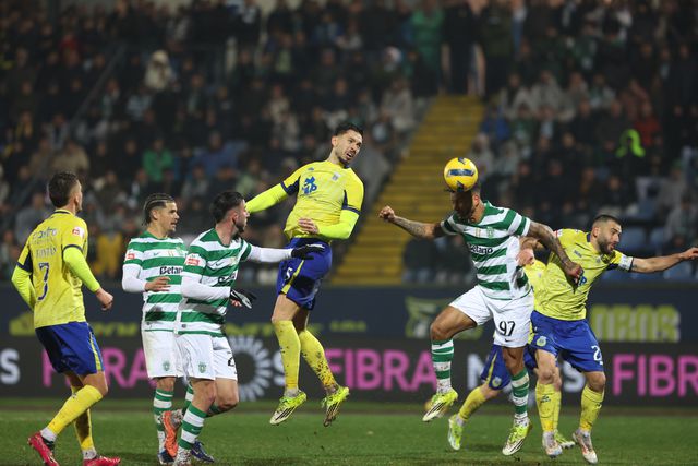 Javi Sánchez teve uma noite de muito trabalho diante dos leões - Foto: KAPTA +/CATARINA MORAIS