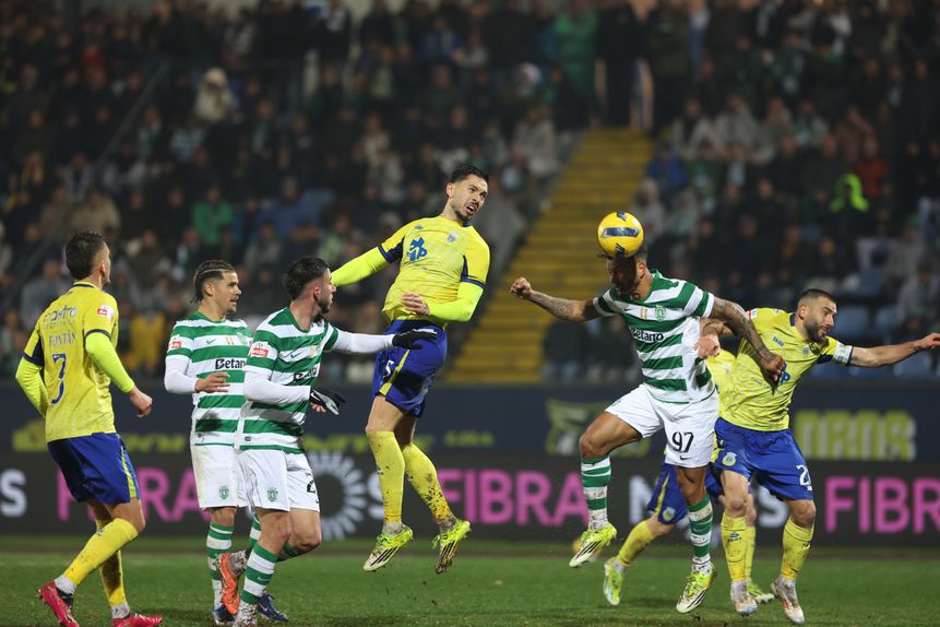 Javi Sánchez teve uma noite de muito trabalho diante dos leões - Foto: KAPTA +/CATARINA MORAIS