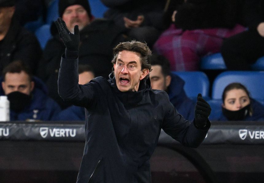 Thomas Frank, treinador do Tottenham, frustrado com o empate em Burnley