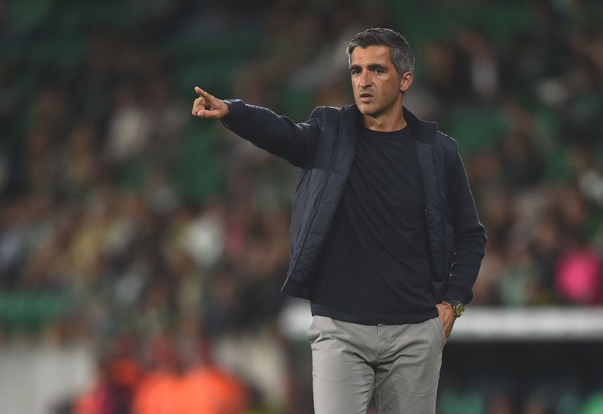 Custódio Castro tem sido elogiado pelo trabalho que tem feito no comando técnico do Alverca - Foto: Miguel Nunes