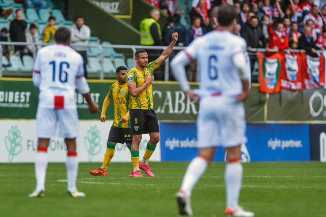 Resiliência de Daniel dos Anjos garante ponto na compensação