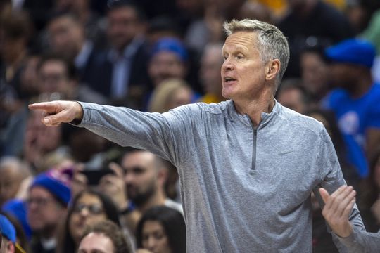 Steve Kerr renova com os Warriors e faz história na NBA