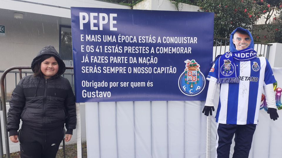 Um pequeno fã preparou surpresa a Pepe