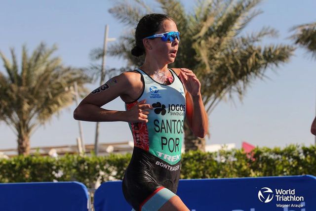 Melanie Santos quarta na Taça do Mundo de Napier de triatlo