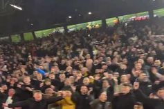 «I predict a riot», cenas incríveis nas bancadas do Leeds-Leicester