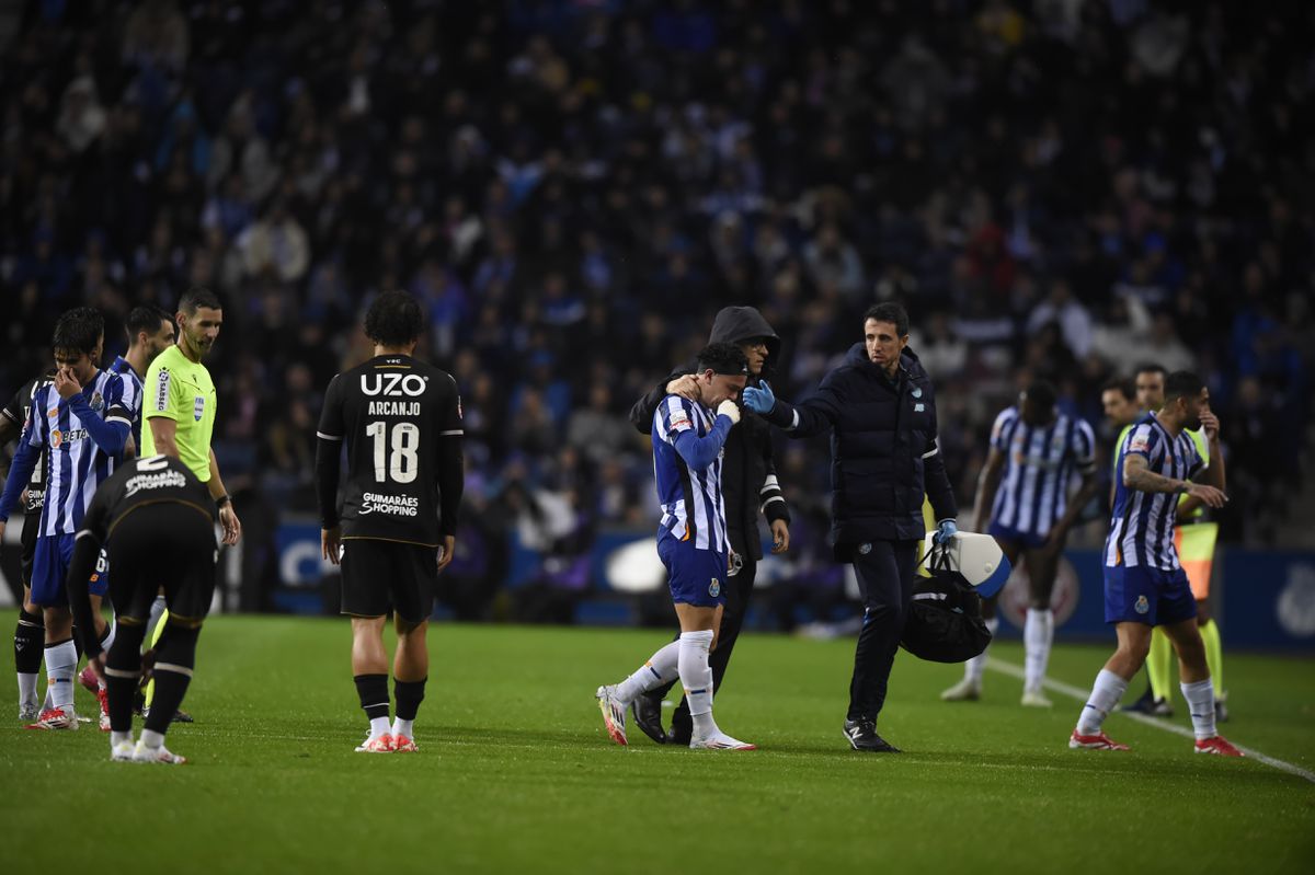 FC Porto avança novos dados sobre a lesão de Pepê