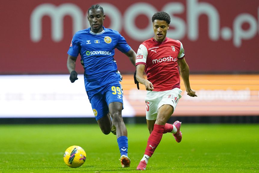 Francisco Chissumba tem-se destacado no SC Braga e há emblemas estrangeiros que o seguem com bastante atenção