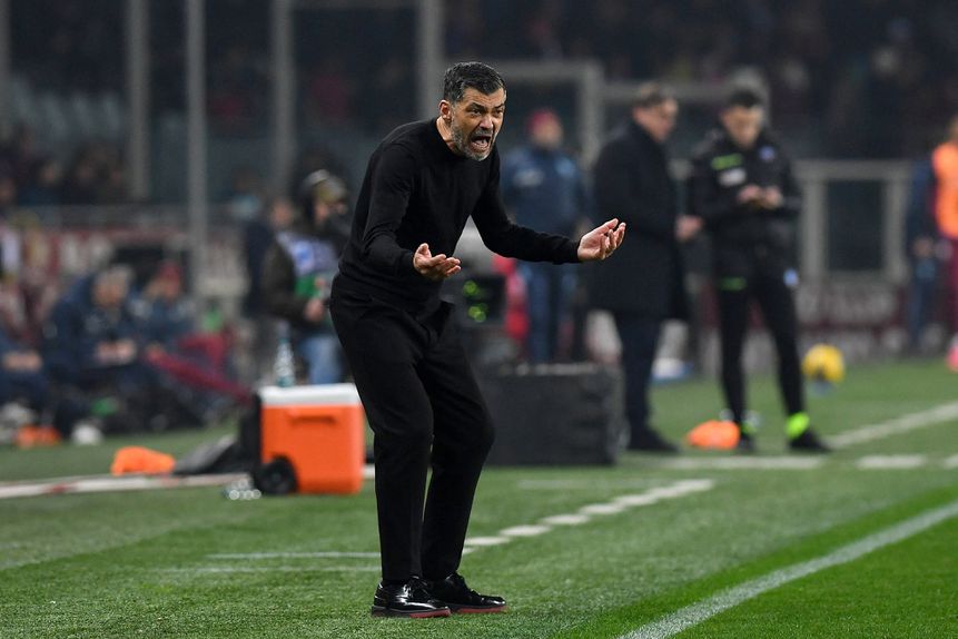 Sérgio Conceição a dar indicações aos seus jogadores