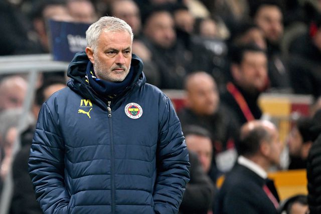 Treinador do Galatasaray arrasa Mourinho: «Está sempre a chorar»