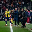 José Mourinho, treinador do Fenerbahçe, durante o jogo em casa do Galatasaray
