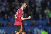 Bruno Fernandes, capitão do Manchester United, a celebrar o seu golo de livre direto em Goodison Park
